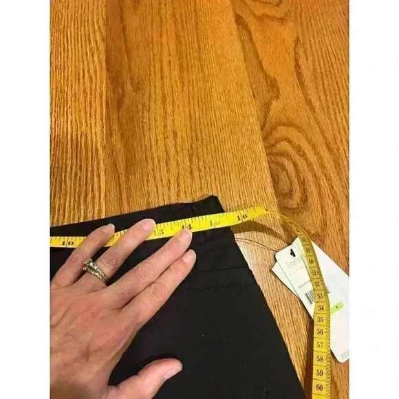 NWT Laundry By Shelli Segal LA Women's Black Bermuda Shorts Size 4 Modest - Picture 6 of 6